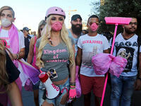 Miryam Klink cleans beirut streets