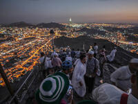 يوم عرفة هو أحد أيام الأشهر الحرم قال الله، وهو ايضًا أحد الأيام المعلومات التي أثنى الله عليها في كتابه، ويعد يوم عرفة أحد الأيام العشر التي أقسم الله بها منبها على عظم فضلها وعلو قدرها.