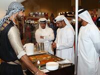 جذب سوق رمضان الليلي الكثير من الزوّار إلى مركز دبي التجاري العالمي على مدى سنوات طويلة الذين  استمتعوا بالعديد من العروض الترويجية والخصومات على الأزياء والأدوات المنزلية والإلكترونيات والمشغولات اليدويّة.