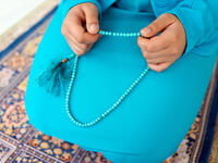 muslim woman praying