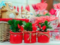 Crossing the red line on February 14 in Saudi Arabia has not been a good idea until recently. Shops were asked to remove anything red for a few days before Valentine’s day to prevent the celebration of what is considered non-Muslim and encouraging “immoral relations”. 2017 was the first year during which red things were permitted again.