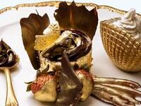 The Golden Phoenix cupcake - $1,000
The extravagant cupcake is made using the finest Italian chocolate and Ugandan vanilla pods and coated entirely in edible gold leaf (Twitter)