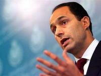 Gamal Mubarak, second son to the President under Pressure, also Assistant Secretary-General of the ruling National Democratic Party: he alone commands a fortune estimating 17 billion U.S. dollars, distributed over several banking institutions between Europe and America.