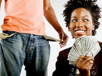 man spending cash on women