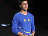 يعمل احمد عزت نجم الموسم الثامن من برنامج اكتشاف المواهب "ستار اكاديمي" على الانتهاء من اغنيته الدينية لشهر رمضان "رمضان في مصر".