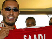 الساعدي- ‬احترف ‬في‭ ‬الدوري‭ ‬الإيطالي‭ ‬في ‬موسم 2006 - 2007 ولكن المناصرين رفضوا اللاعب المتواضع المستوى الذي لعب لهم وعمره 35 عاما.