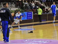 Turkish supporters throw shoes at Israeli basketball