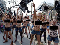 France Paris Topless Jihad