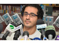 أحمد حلمي يدعم حملة تمرد. 