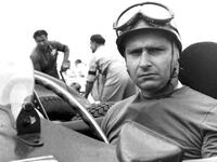 السائق الأرجنتيني خوان مانويل فانجيو بخمسة ألقاب أعوام 1951 و 1954 و 1955 و 1956 و 1957.