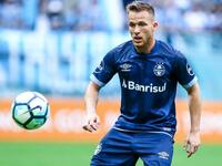 لاعب الوسط البرازيلي آرتور: من غريميو إلى برشلونة