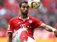 المركز التاسع - المدافع المغربي مهدي بنعطية: انتقل من روما إلى بايرن ميونيخ صيف عام 2014 مقابل 21 مليون جنيه استرليني.