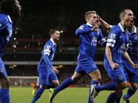 إيفرتون الإنجليزي: قاد المدرب روبرتو مارتينيز التوفيز للمركز الخامس حتى الآن بتواجد نجوم صاعدة مثل روميلو لوكاكو وجيرارد ديلوفيو وكيفين ميرالاس ليصبح الفريق من أبرز قوى البريميير ليغ.