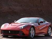 10- المهاجم الإيطالي ماريو بالوتيلي: فيراري إف 12 بيرلينيتو وسعرها 240 ألف جنيه استرليني