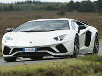 5- لامبورغيني آفينتادور (Lamborghini Aventador)