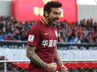 المركز التاسع: الأرجنتيني إيزيكييل لافيتزي مهاجم هيباي فورتشن بـ 28.3 مليون يورو