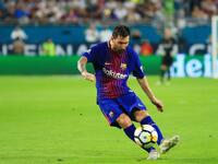 المركز الثامن: المهاجم الأرجنتيني ليونيل ميسي (برشلونة) بـ 30 لقباً.