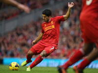 المهاجم الأوروغوياني لويس سواريز (من أياكس امستردام إلى ليفربول) عام 2011 مقابل 26.2 مليون يورو.