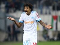 المركز الخامس عشر: لاعب الوسط البرازيلي لويز غوستافو (أولمبيك مرسيليا) ويتقاضى 500 ألف يورو شهرياً.