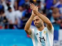 لاعب الوسط الأرجنتيني خافيير ماسكيرانو: بعدما كان نجماً يحسب له ألف حساب، بات مدافع برشلونة السابق مجرد شبح، حاول قيادة فريقه دون جدوى، فغابت عنه السرعة والقيادية التي اعتدنا عليها منه في نهاية حزينة للاعب بمسيرة استثنائية.