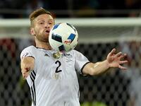 9- المدافع الألماني شكودران موستافي: من فالنسيا إلى آرسنال مقابل 41 مليون يورو