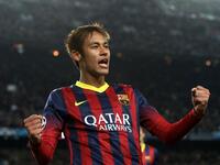 المركز السابع: قميص المهاجم البرازيلي نيمار دا سيلفا (برشلونة): أدى انتقاله للبارسا قادماً من سانتوس لرفع مبيعات قمصانه بصورةٍ جنونية، ومن المتوقع أن يرتفع هذا الرقم خلال الأشهر المقبلة إن تمكن المهاجم الشاب من فرض اسمه مع البلاوغرانا.