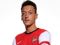 الألماني مسعود أوزيل صانع ألعاب آرسنال