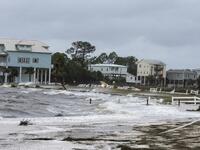 The wind and waves continue to pound the community of Shell Point several hours after Hurricane Michael made landfall on October 10, 2018 in Crawfordville, Florida. (Mark Wallheiser/Getty Images/AFP)