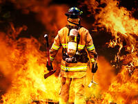 During Ramadan the weather can get super hot, but what if you’re also fighting an actual blaze? Firefighters who haven’t drunk a drop since dawn have to face smoke, flames and air so dry that it sucks any moisture out of your skin. On top of all that they’re carrying 20 kg hoses whilst running on empty bellies.