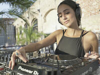Another Egyptian leading female DJ is the super-talented Akladios. The Tech-House artist didn’t only make it in 