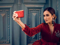 Egyptian actress Amina Khalil does not only celebrate her natural beauty, but also has a unique elegance