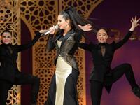  قدم الحفل رقصات قوقازية شهيرة ومنها "ليزجينكا" التي عادة ما يشارك في تقديمها الرجال والنساء، في تناسق وتناغم يعكسان الطبيعة والتقاليد الجبلية القوقازية.
