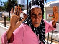 "جوّع كلبك": 
شارك الفيلم في مهرجان برلين بعد أن عرض للمرة الأولى في مهرجان تورونتو، يتتبع الفيلم -للمخرج المغربي هشام العسري- التاريخَ المعاصر للمغرب من خلال حياة واحد من رموز النظام الأمني السابق من حقبة الستينات وحتى أوائل حقبة التسعينات.