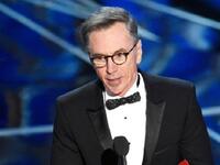 الموزّع الموسيقي، كيفن أوكونيل، أكثر المرشحين لخسارة أوسكار بعد فشله في 21 ترشيحًا، لكنه حاز أخيرًا على جائزة أوسكار عن أفضل توزيع موسيقي في فيلم "هاكسو ريدج".
