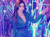 الفنانة هيفاء وهبي ابهرت الحضور بفستان من نيكولا جبران في حفلها بالقاهرة