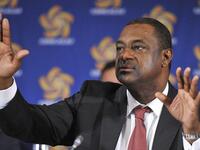 جيفري ويب (جزر كايمان): عمره 50 عاماً، وهو نائب رئيس فيفا، كما يشغل منصب رئيس اتحاد أميركا الشمالية والوسطى والكاريبي (الكونكاكاف) منذ 2012، وهو رئيس مجموعة عمل فيفا لمناهضة العنصرية والتمييز، ورئيس اتحاد جزر كايمان لكرة القدم.