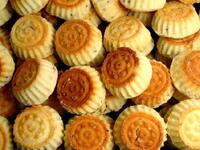 أكثر البنات اللاتي يتعبن وهن يحضرن معمول العيد، سيتحسرن على أنفسهم طوال فترة العمل به، لادعائهن بأنهن لن يقربوه كي لا تزداد أوزانهم، لكن كل تلك القرارات تذهب أدراج الرياح.