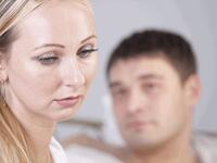 وفي فتوى أخرى للزمزمي المعروف بميله للفتاوى الجنسية، قال إنه لا حرج على المرأة التي يجبرها زوجها على الجماع وقت الصيام، مستندا على حديث نبوي يقول إن القلم رفع عن ثلاث ضمنهم النائم والمكره.