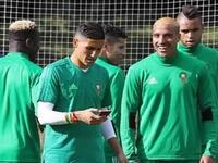 استخدم فيصل فجر لاعب منتخب المغرب هاتفه المحمول، خلال أحد التدريبات استعدادًا لمباراة إسبانيا، في دور المجموعات بكأس العالم 2018، وصرحت مصادر بأن اللاعب حصل على الإذن لفعل ذلك.