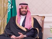 محمد بن سلمان بن عبد العزيز آل سعود (31 عامًا) من مواليد 31 آب/أغسطس 1985 هو الابن السادس للملك سلمان بن عبدالعزيز ووالدته الأميرة فهدة بنت فلاح بن سلطان آل حثلين العجمي، وجده لأمه راكان بن حثلين شيخ قبيلة العجمان.
