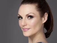 مونا غرودت:
النرويجية التي تتمتع بالسحر الذي جعلها تفوز باللقب عام 1990، فكانت تلقب بـ "ملكة جمال من الجحيم"، واليوم هي أجمل وجه تلفزيوني وسينمائي عرفته النرويج.