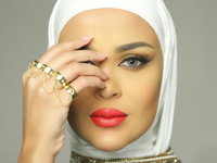 الفاشنيستا الكويتية مريم محمد والمعروفة بـ "مرمر" أيضًا تحرص على إخفاء وجه زوجها بالرغم من حرصها على مشاركة متابعيها صور ابنتيها.