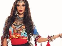 الفنانة نادين نجيم ظهرت في عدة إطلالات غجرية وكانت مميزة في جميع إطلالاتها.