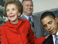 نانسي ريغان:
توفيت السيدة الأمريكية الأولى في 6 مارس/آذار، زوجة الرئيس الأمريكي رونالد ريغان أعظم قصة حب في تاريخ الرئاسة دامت 52 عامًا.