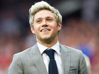 نايل هوران، مغنٍ إيرلندي، وهو عضو في الفرقة الإنجليزية العالمية ون دايركشن، حصل على 868,029 لايك و 19.1 مليون متابع.