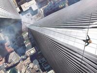 وقدم المخرج أوليفر سْتون، فيلمًا بعنوان "مركز التجارة العالمي" تناول فيه تفاصيل إنقاذ شرطيين من تحت ركام مبنى المركز. واعترض كثيرون في ذلك الوقت على إخراج سْتون لهذا الفيلم مخافة أن يتطرق إلى نظريات المؤامرة حول الحادث، لكنه طمأنهم بأن الفيلم سيكون مجرد تحية لعمال الإنقاذ.