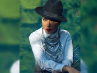 Rania did not appear wearing a swimsuit in the new photos