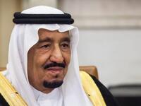 لم يكمل الملك سلمان بن عبد العزيز تعليمه الجامعي بعد أن تلقى تعليمه الأساسي في مدرسة الأمراء بالرياض، حيث درس فيها العلوم الدينية والعلوم الحديثة.