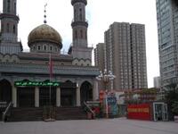 The Yan’anlu mosque in Urumqi, abandoned save for a single China flag waving in the courtyard, courtesy of Dr. Joanne Smith Finley