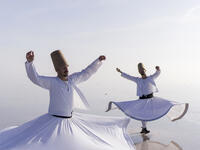 MEVLÂNA FESTIVAL (KONYA, TURKEY)
Commonly referred as the Whirling Dervish Festival, this annual event commemorates the death of 13th century saint Mevlâna, who’s more commonly known as Rumi (Shutterstock)